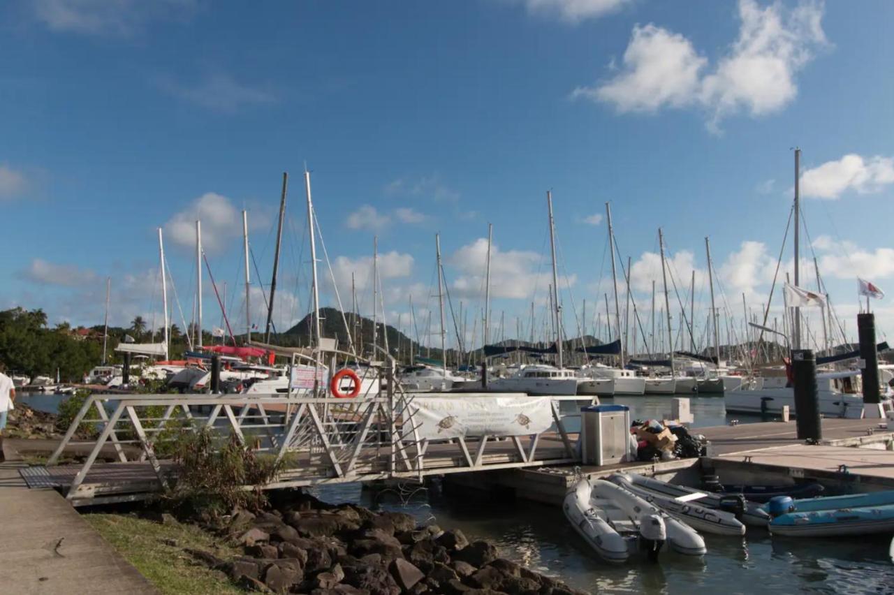 Un Pied-A-Terre Face A La Marina Lägenhet Le Marin Exteriör bild