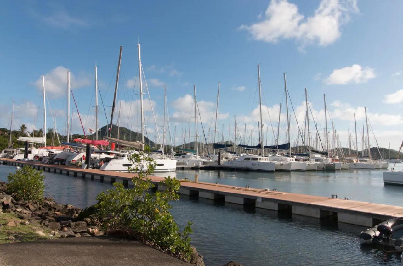 Un Pied-A-Terre Face A La Marina Lägenhet Le Marin Exteriör bild
